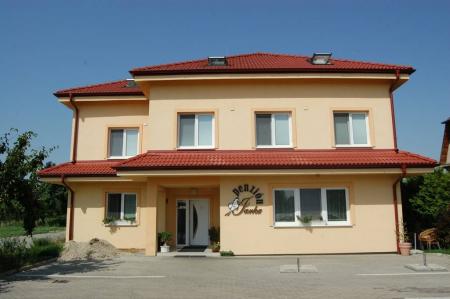 Bed & Breakfast / Pensione Penzión JARKA Bed & Breakfast / Pensione Penzión JARKA